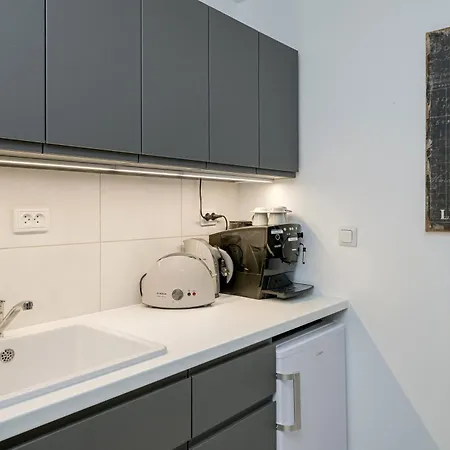 Old Town Romantic Apartment