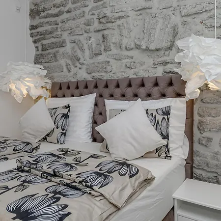 Old Town Romantic Apartament