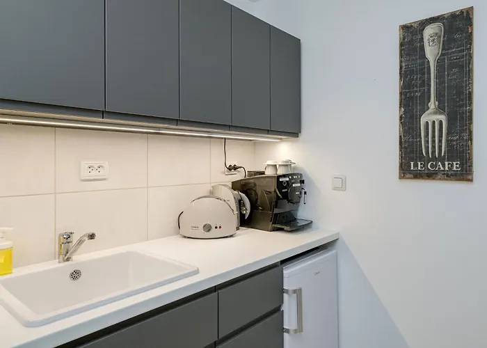 Old Town Romantic Apartment