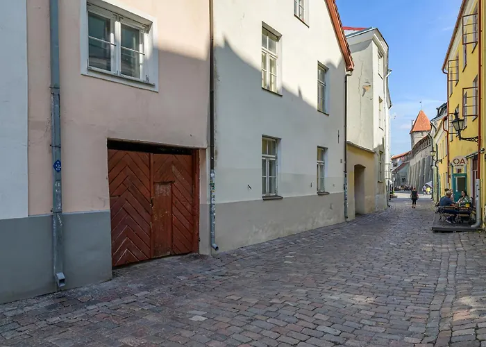 Old Town Romantic Apartment