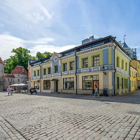 Old Town Romantic *